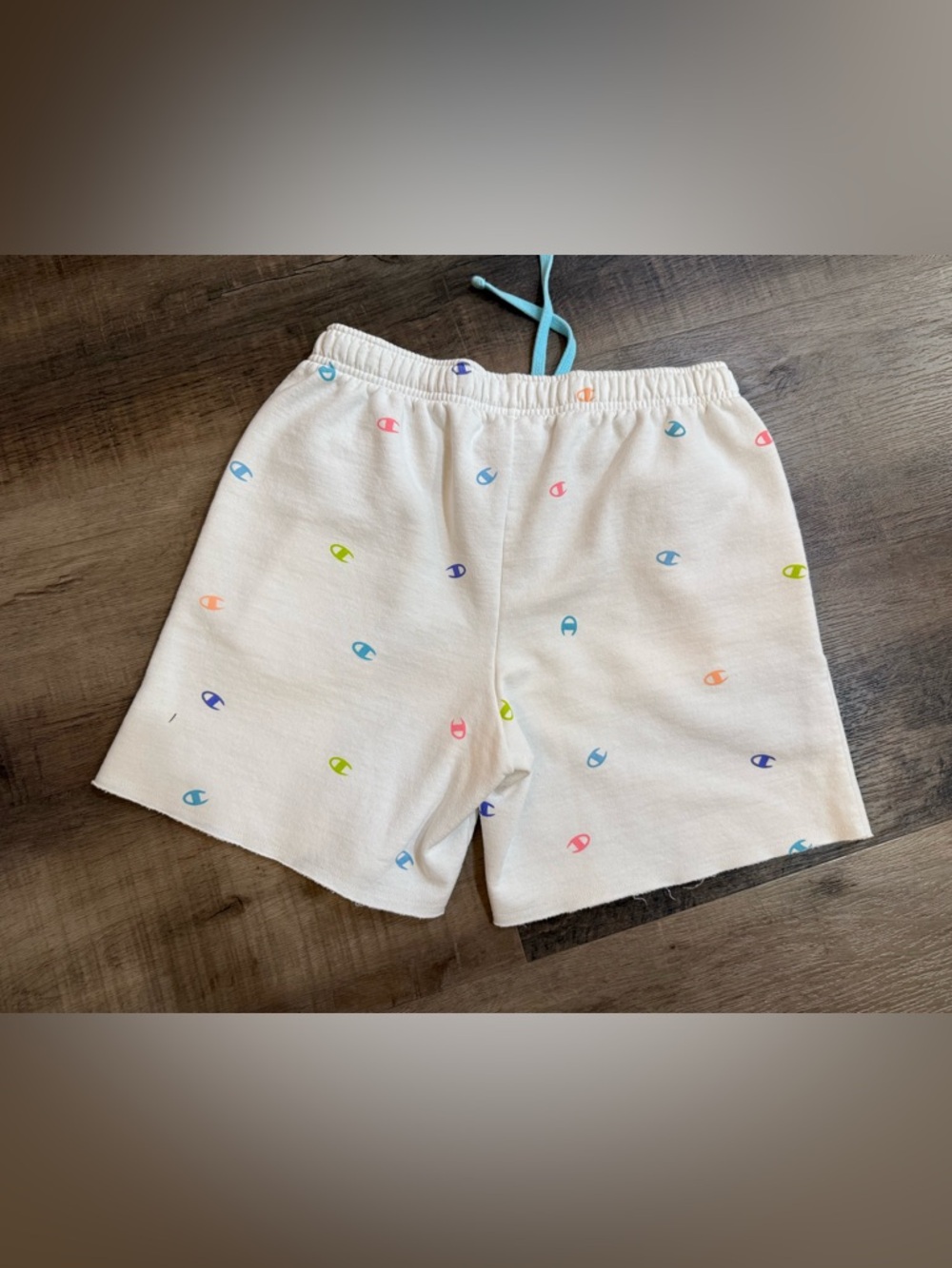 Champion White Logo Sweatshorts Size Medium - Picture 14 of 14